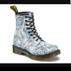 Toile de Juoy Doc Martens